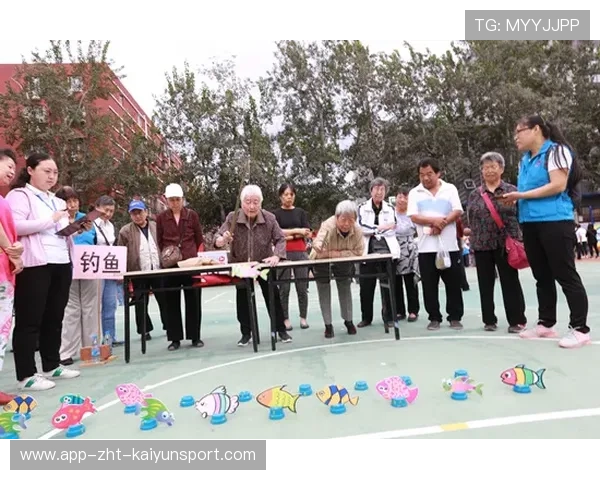 俱乐部与社区联合举办亲子运动会扩大群众基础，社区举办亲子活动