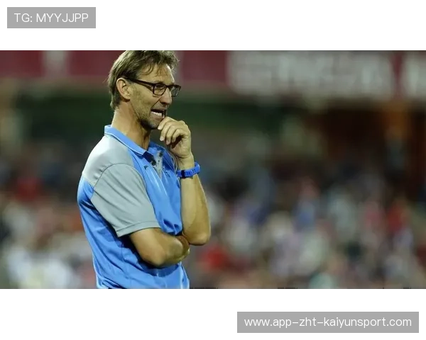 教练鼓励年轻球员敢打敢拼，媒体点赞，一个教练训练球员的励志短片